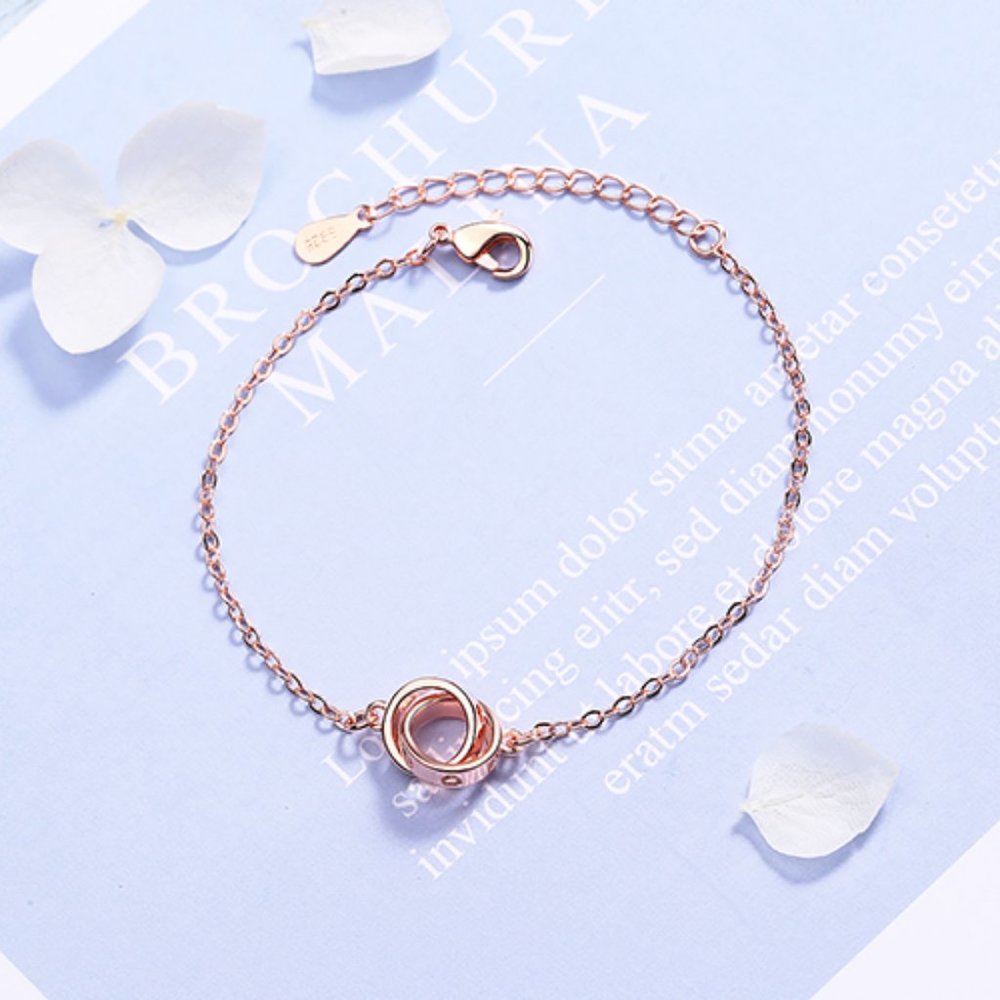 NEW Rose Gold Interlocking Circle Bracelet - Picture 2 of 8